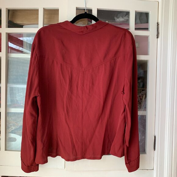 Manifesto Repro 1940s Rayon Blouse in Burgundy - Picture 5 of 5